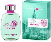 Mandarina Duck Lets Travel To New York for Woman